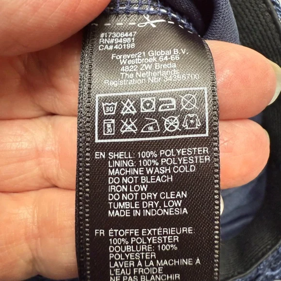 Forever 21 - Elegant Navy Lace Mini Skirt - Picture 7 of 8